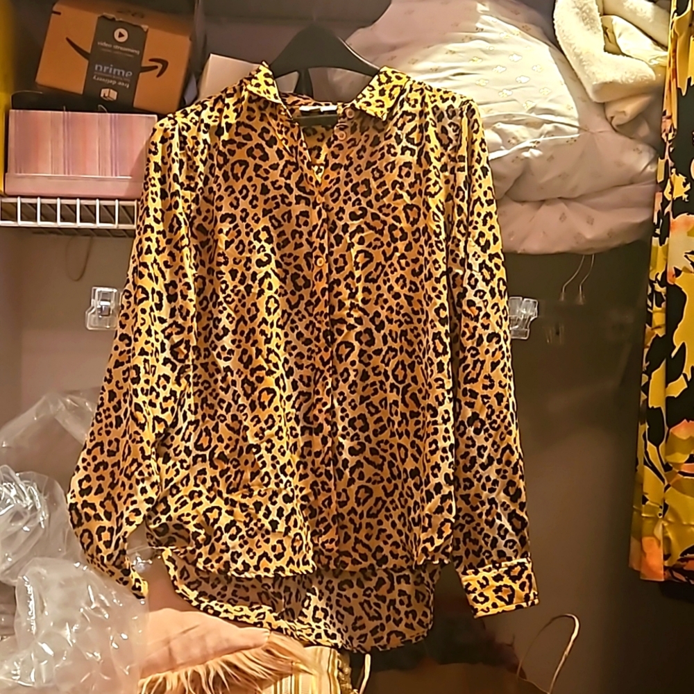 On 34th leopard print, long-sleeveless blouse